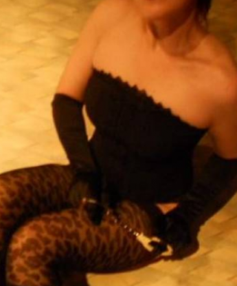 Огненная рыжая красотка приглашает в гости и готова познакомить тебя с миром наслаждений и страсти. У меня ты окунешься в атмосферу похоти и удовольствия. Просто позволь мне стать твоей фантазией на время встречи. 7337, 35 лет